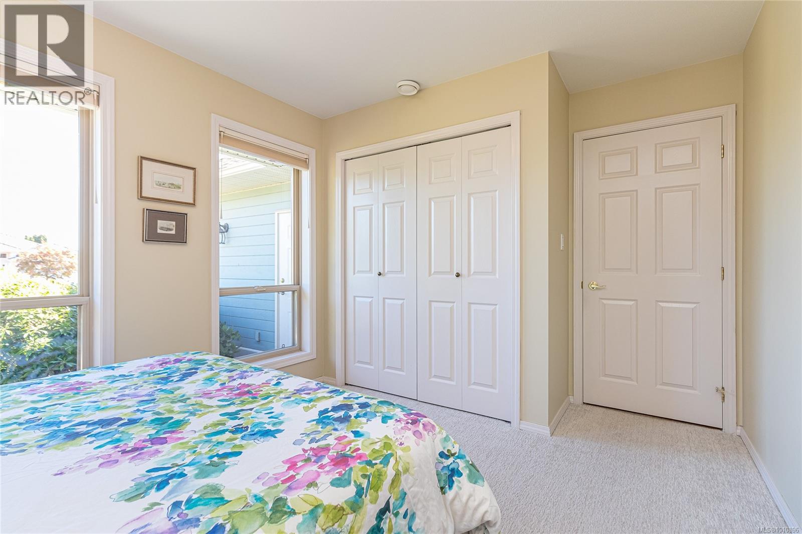  1118 Roberton Boulevard, French Creek