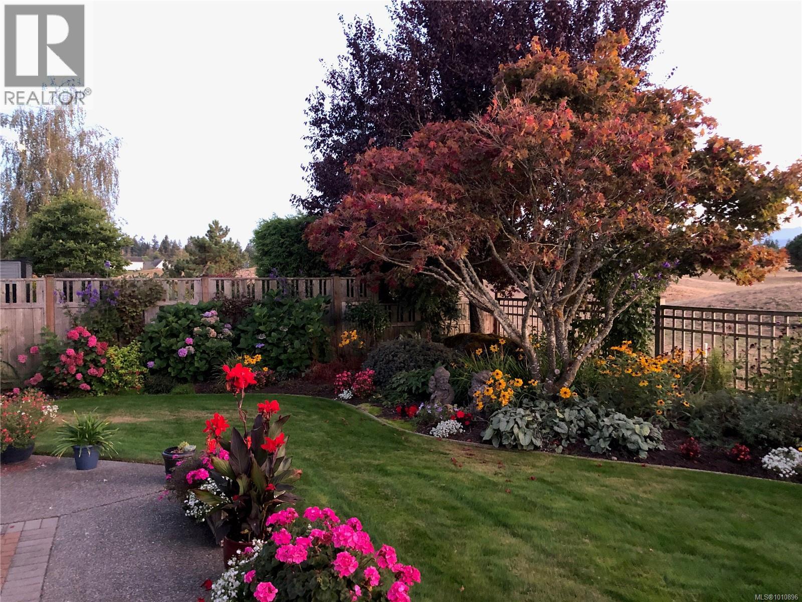  1118 Roberton Boulevard, French Creek