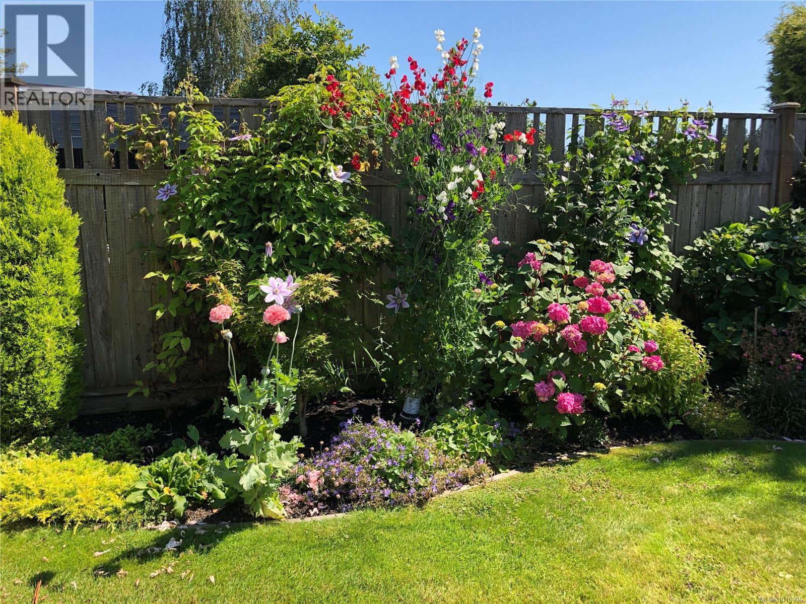  1118 Roberton Boulevard, French Creek
