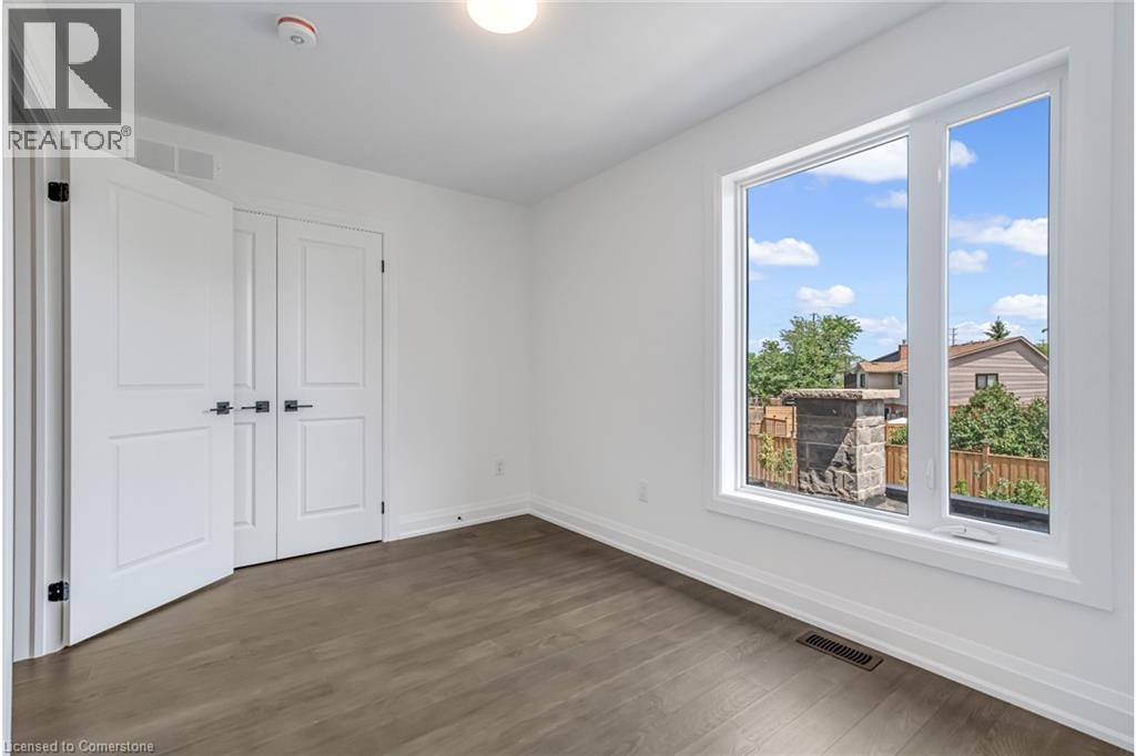 Photo 27 of 2154 Walkers Line Unit 5, Burlington ON