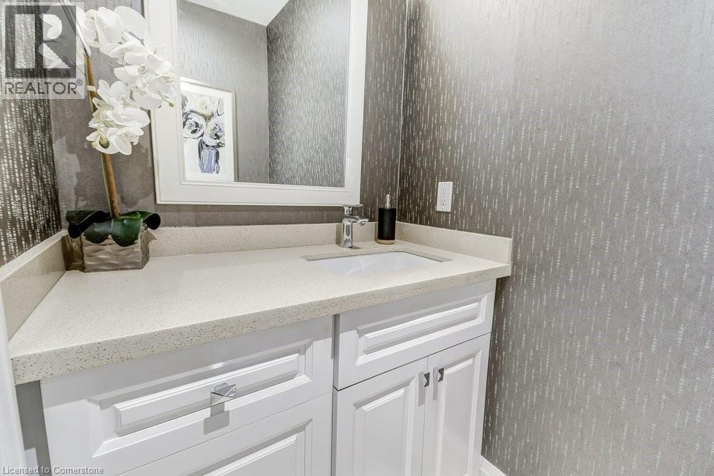 Photo 20 of 489 Willis Drive, Oakville ON