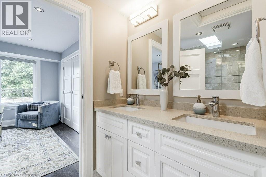 Photo 26 of 489 Willis Drive, Oakville ON