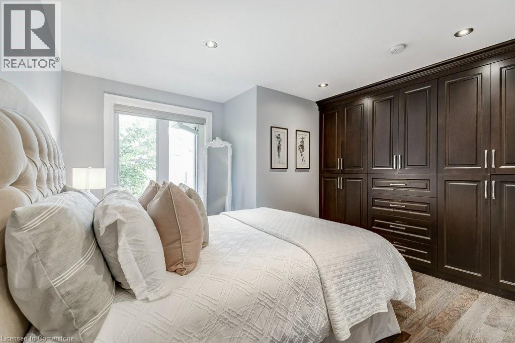 Photo 28 of 489 Willis Drive, Oakville ON