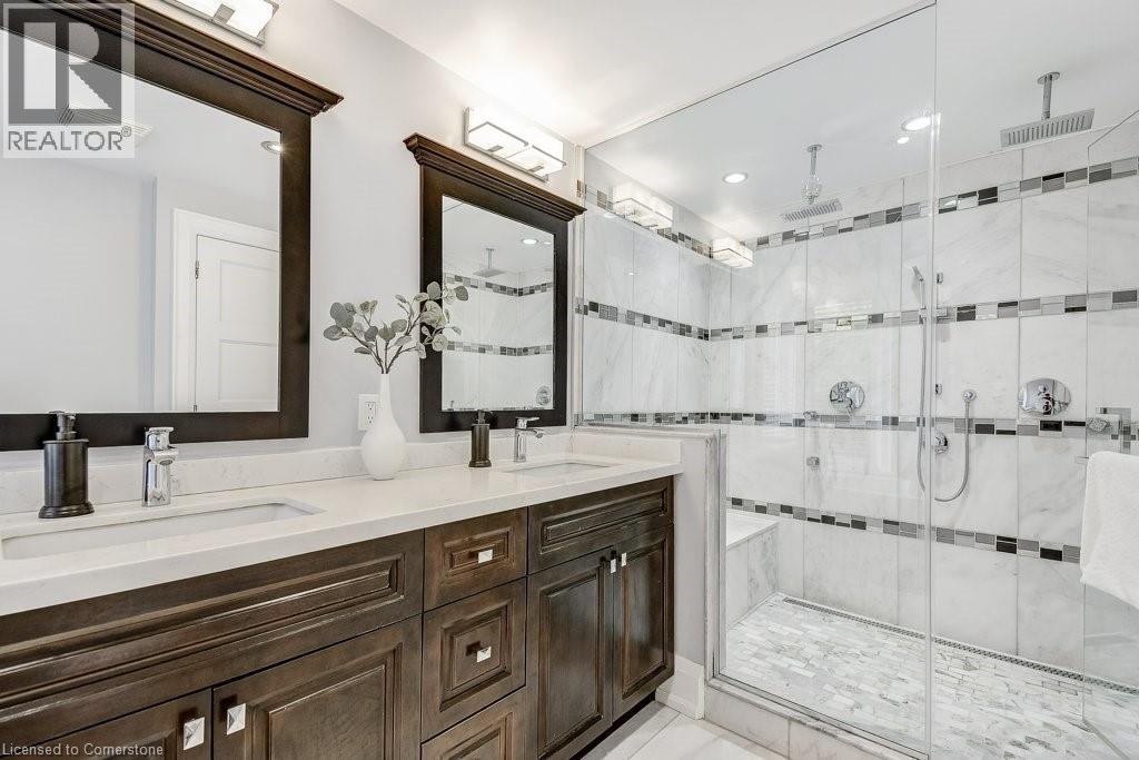 Photo 34 of 489 Willis Drive, Oakville ON