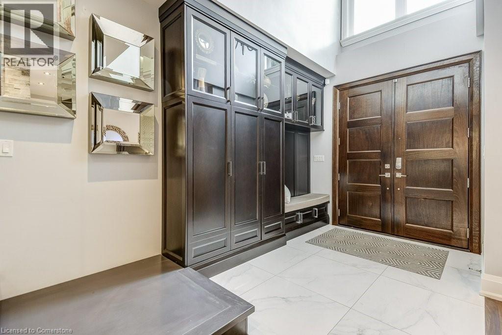 Photo 4 of 489 Willis Drive, Oakville ON