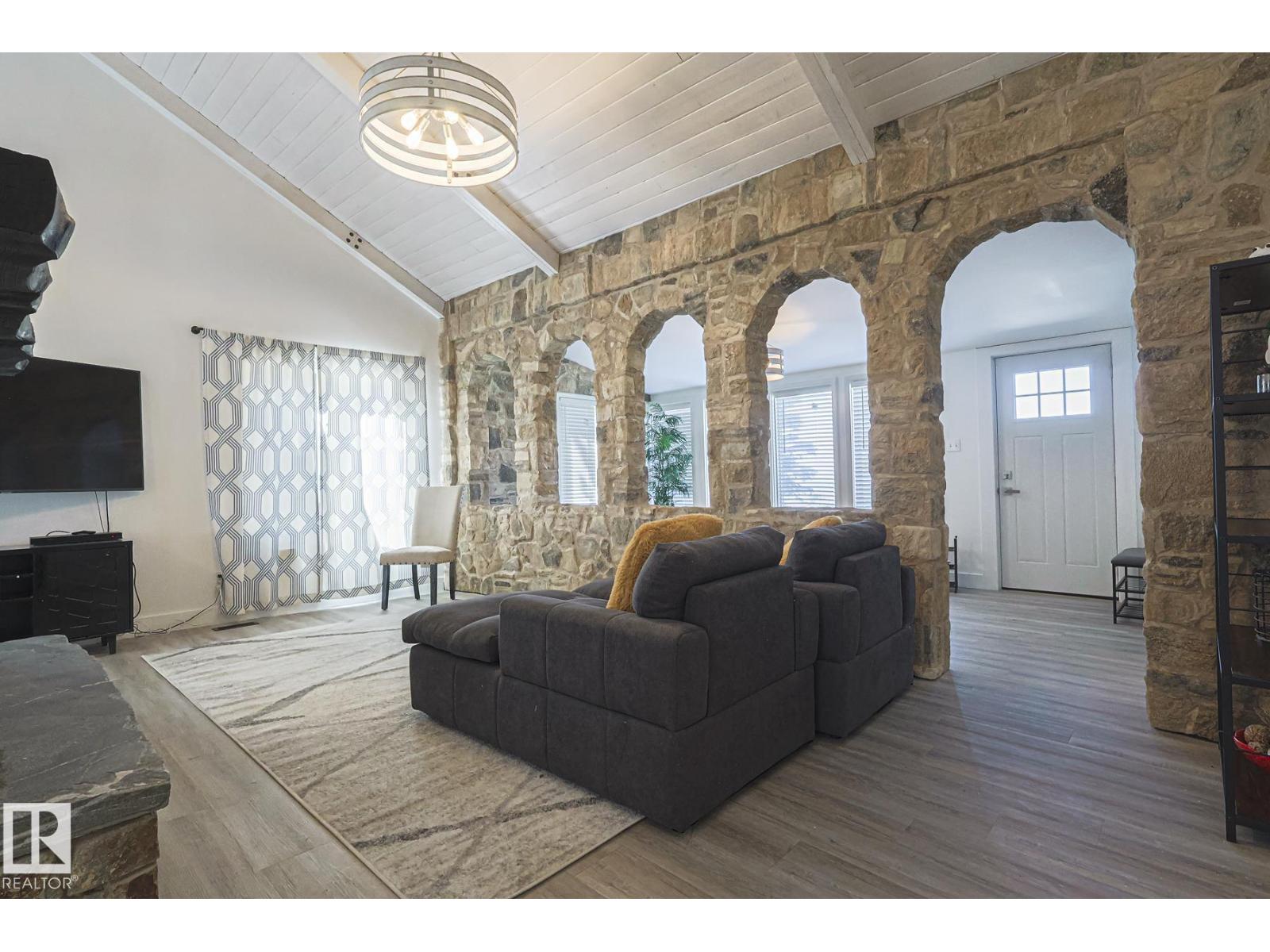 9 Gibbons AV, Rural Parkland County