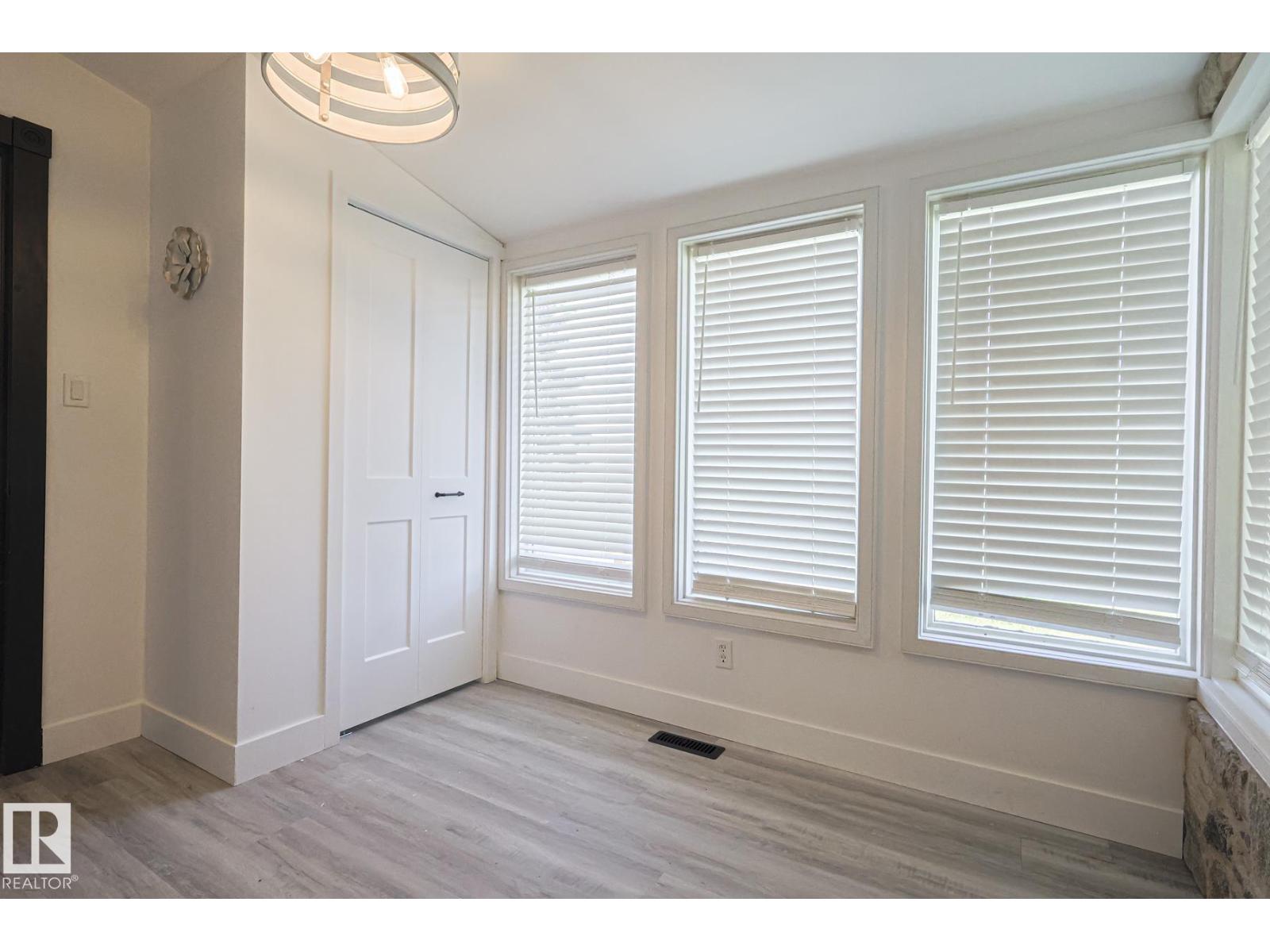 9 Gibbons AV, Rural Parkland County