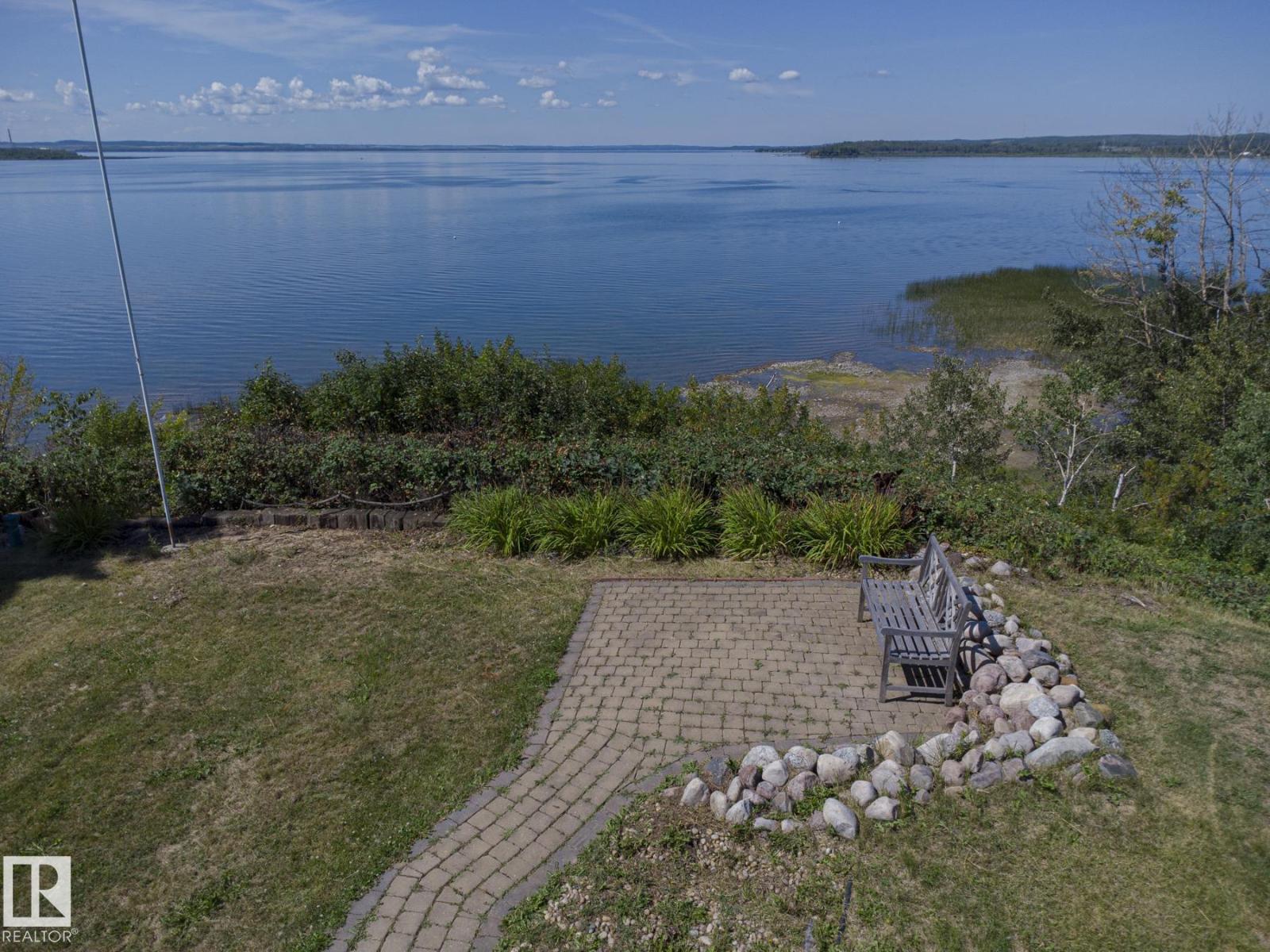 9 Gibbons AV, Rural Parkland County