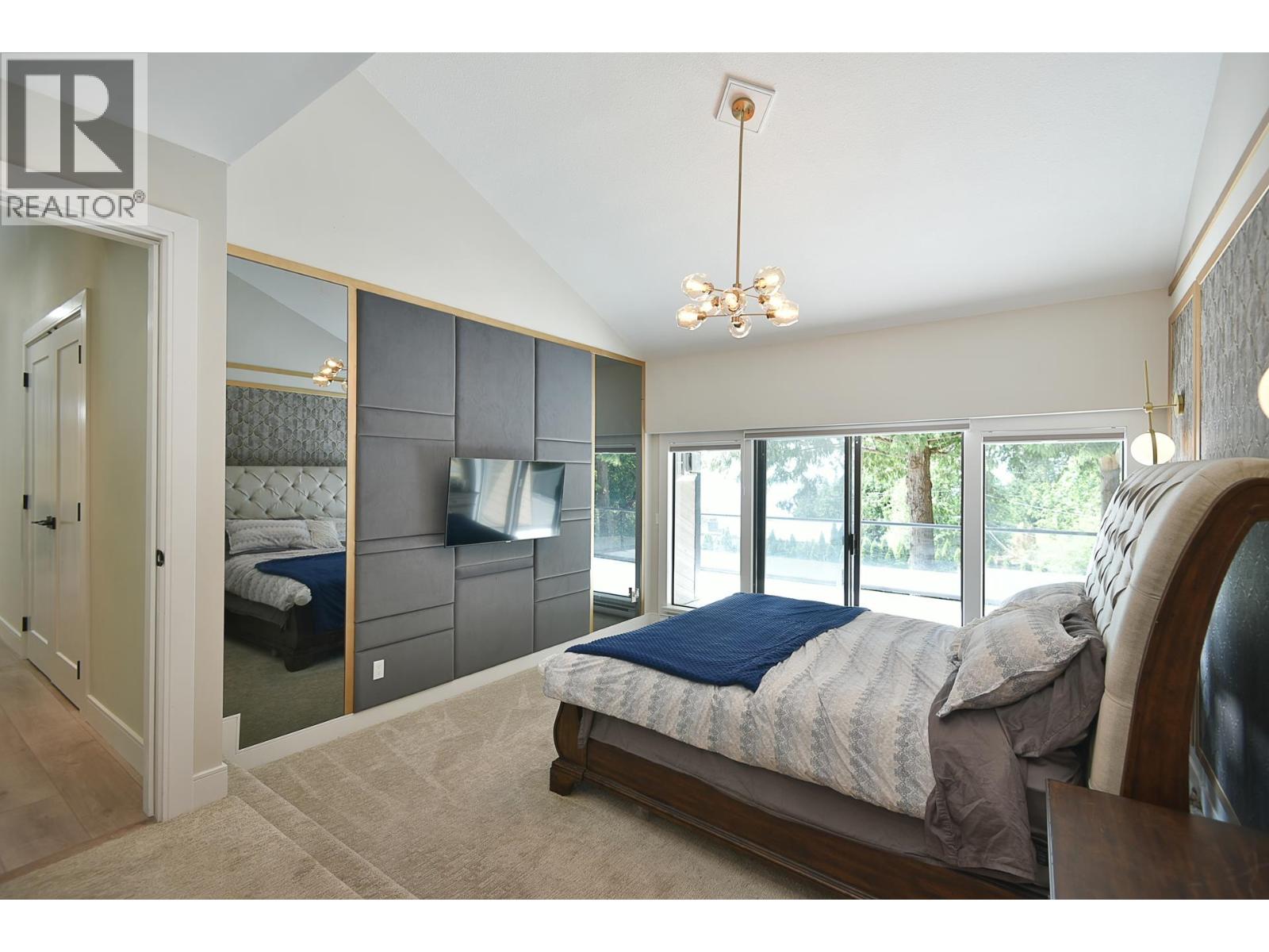 7305 REDROOFFS ROAD, Halfmoon Bay
