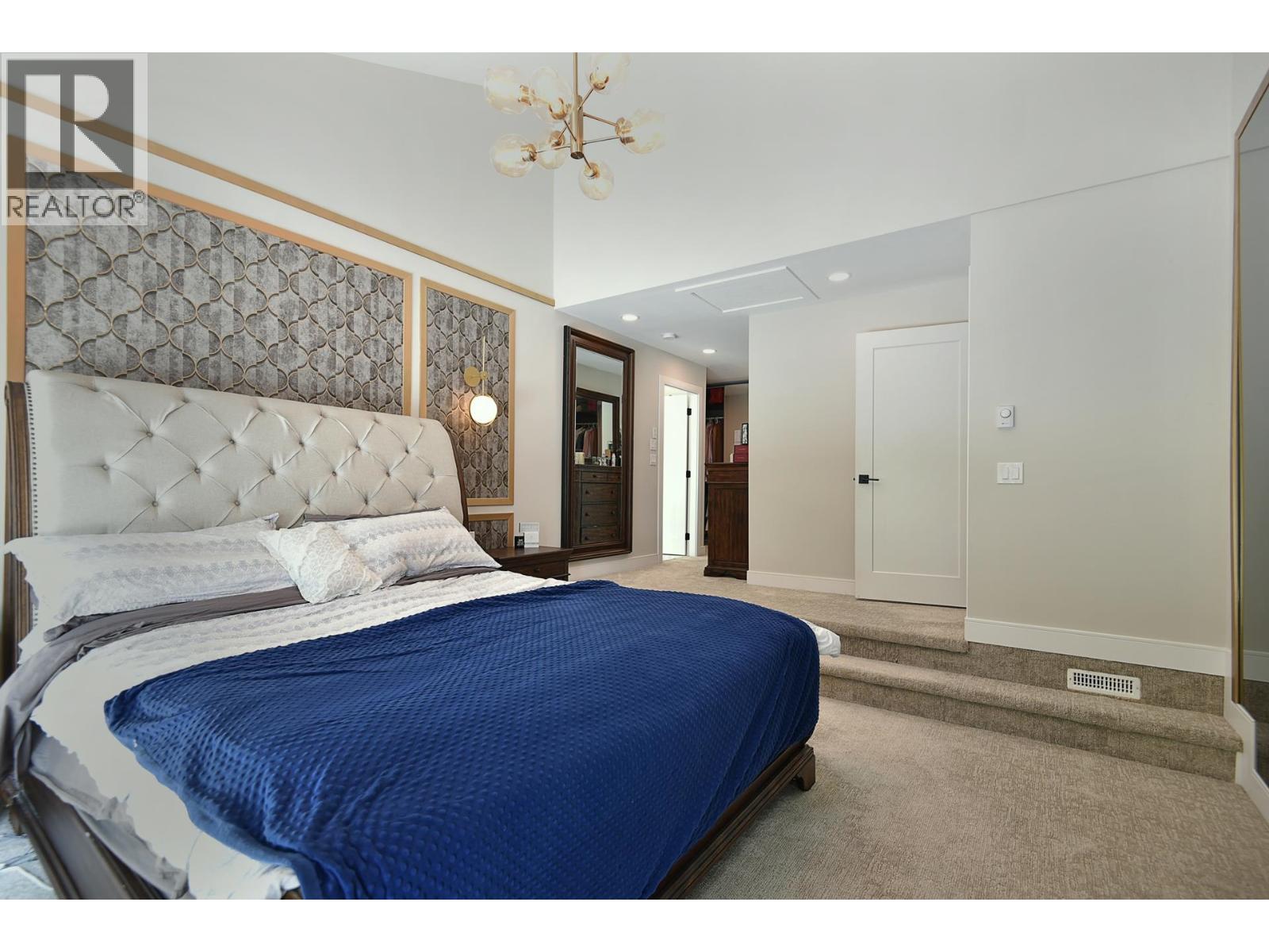 7305 REDROOFFS ROAD, Halfmoon Bay