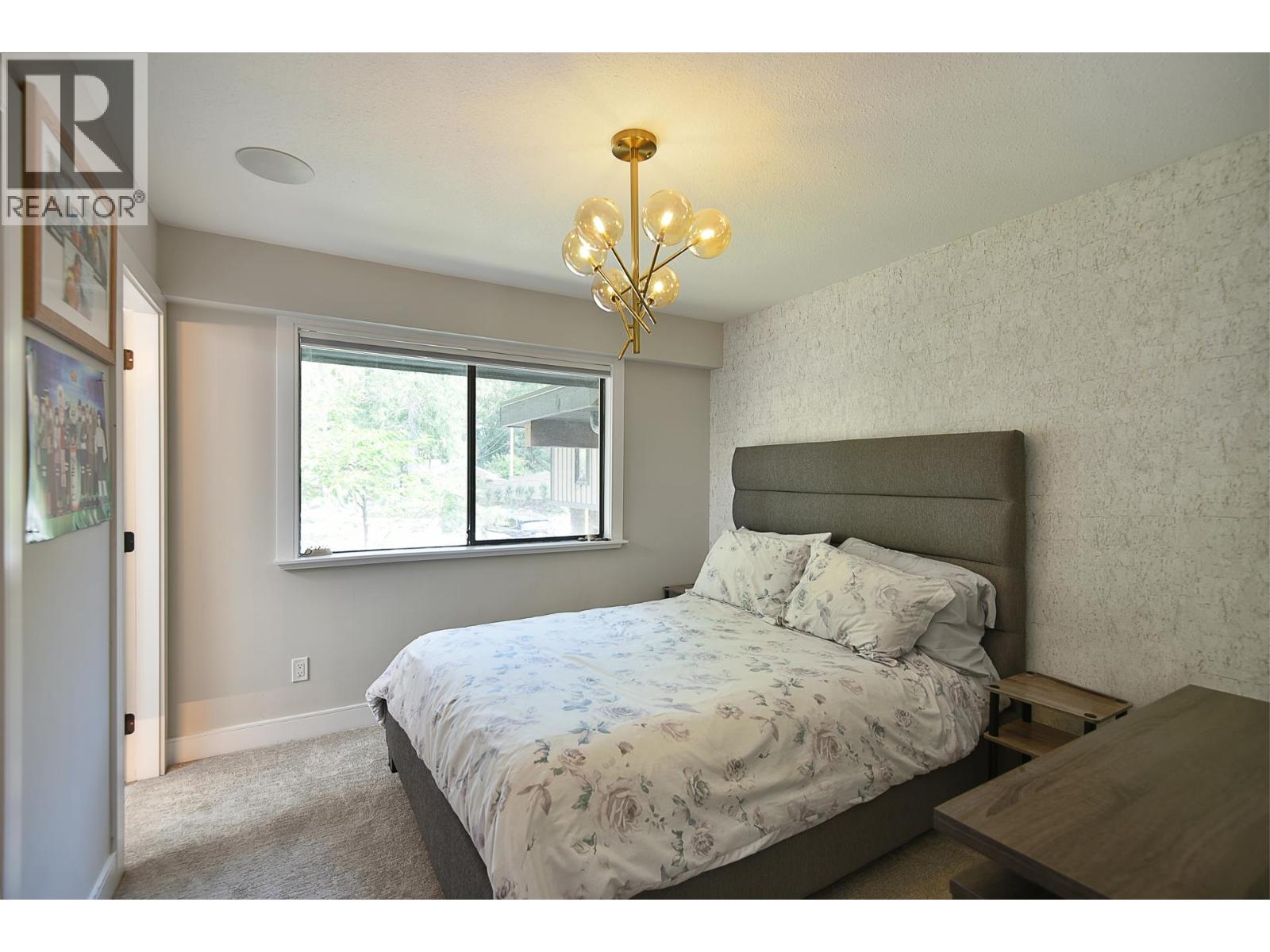 7305 REDROOFFS ROAD, Halfmoon Bay