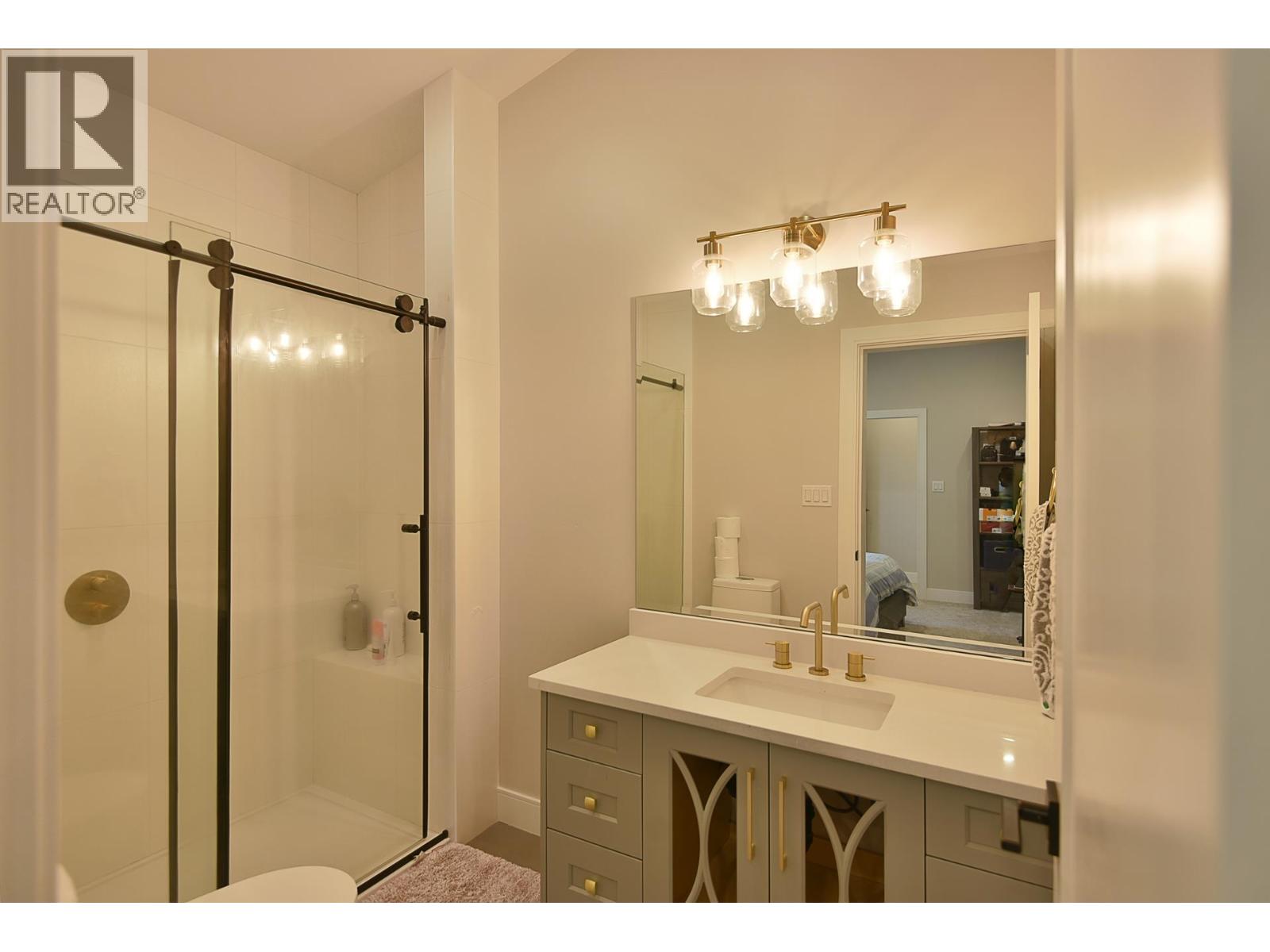 7305 REDROOFFS ROAD, Halfmoon Bay