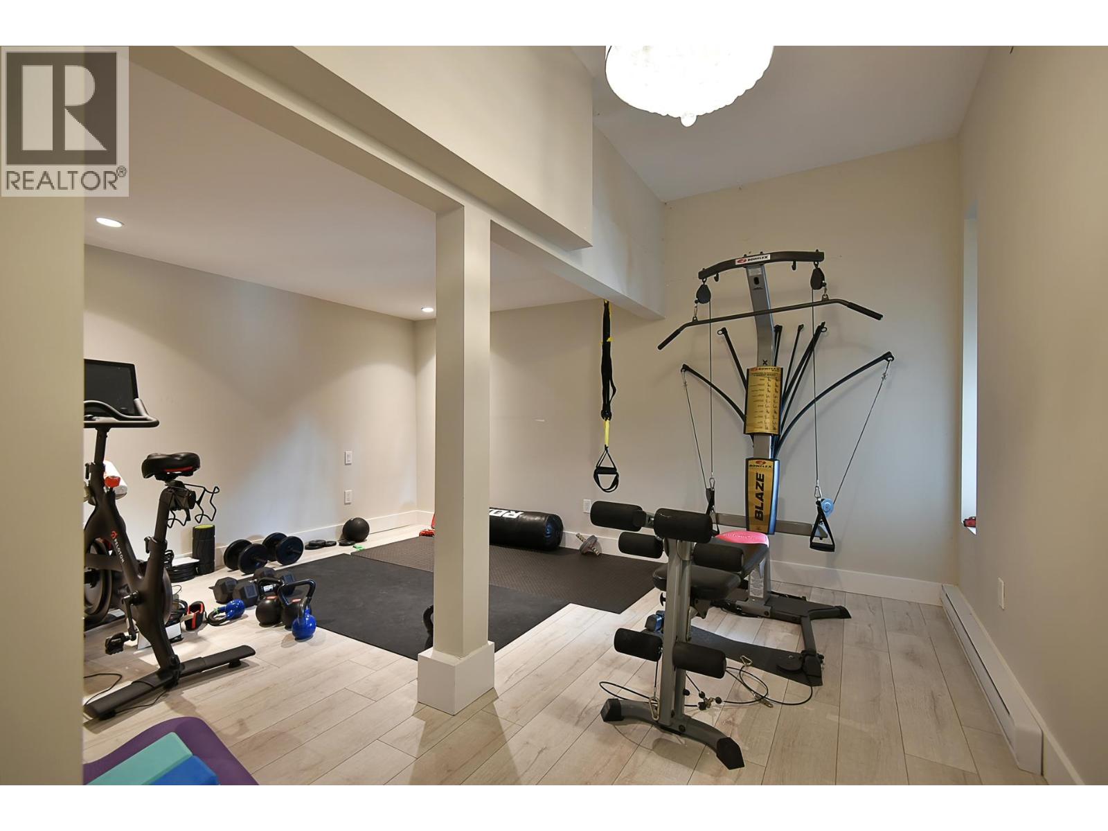 7305 REDROOFFS ROAD, Halfmoon Bay