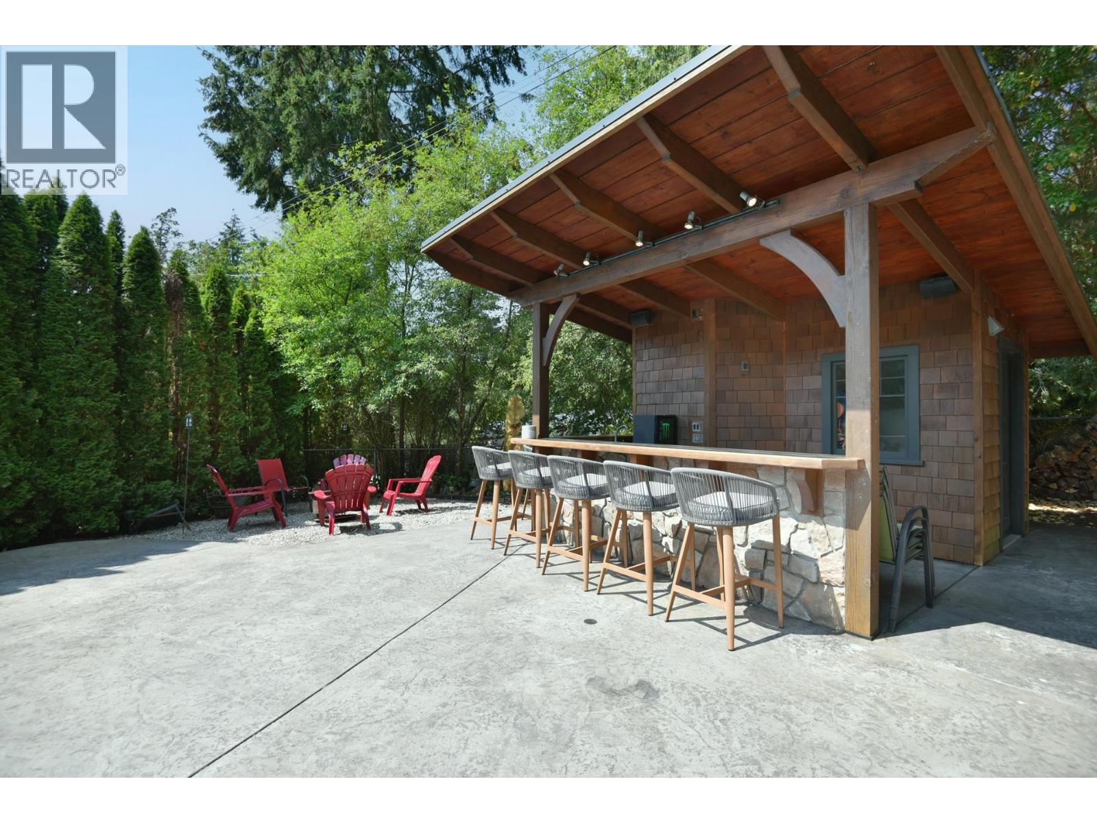 7305 REDROOFFS ROAD, Halfmoon Bay