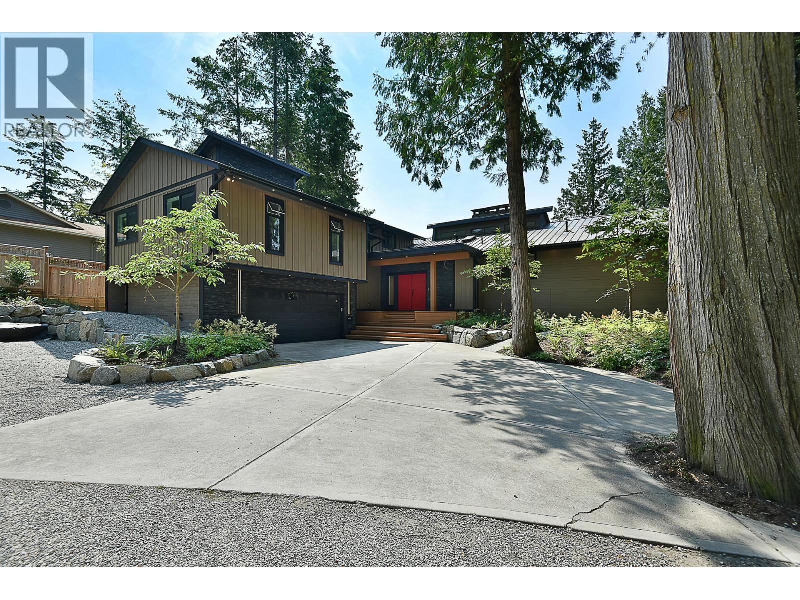 7305 REDROOFFS ROAD, Halfmoon Bay