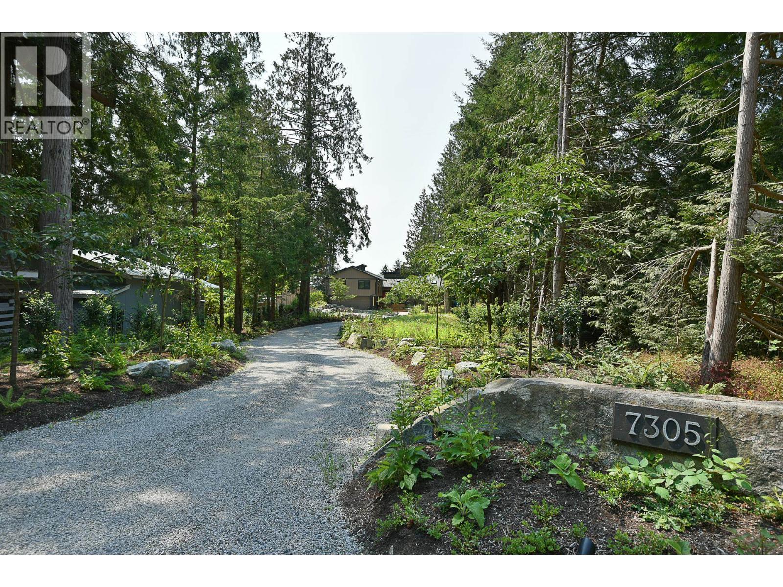 7305 REDROOFFS ROAD, Halfmoon Bay