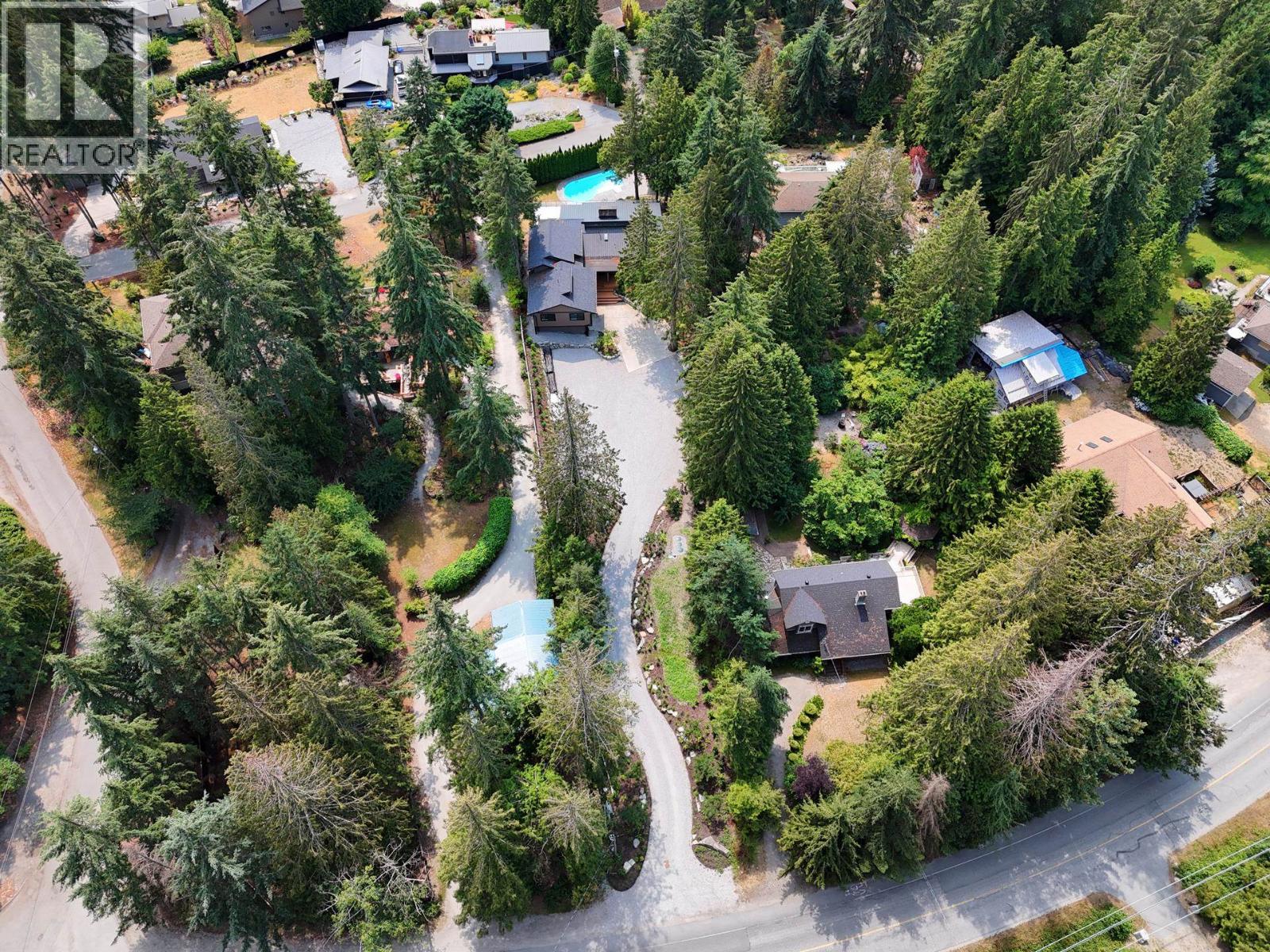 7305 REDROOFFS ROAD, Halfmoon Bay