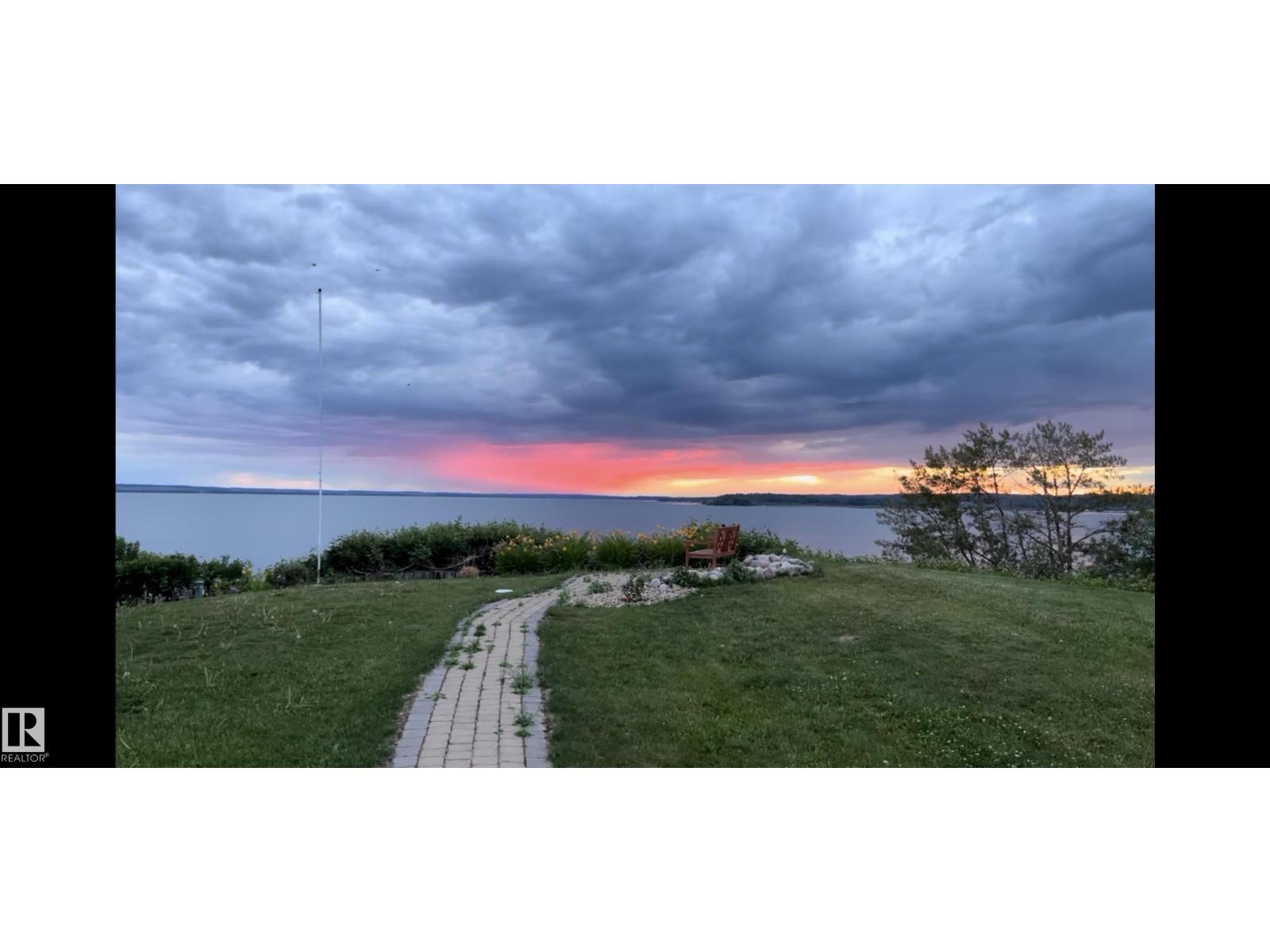 9 Gibbons AV, Rural Parkland County