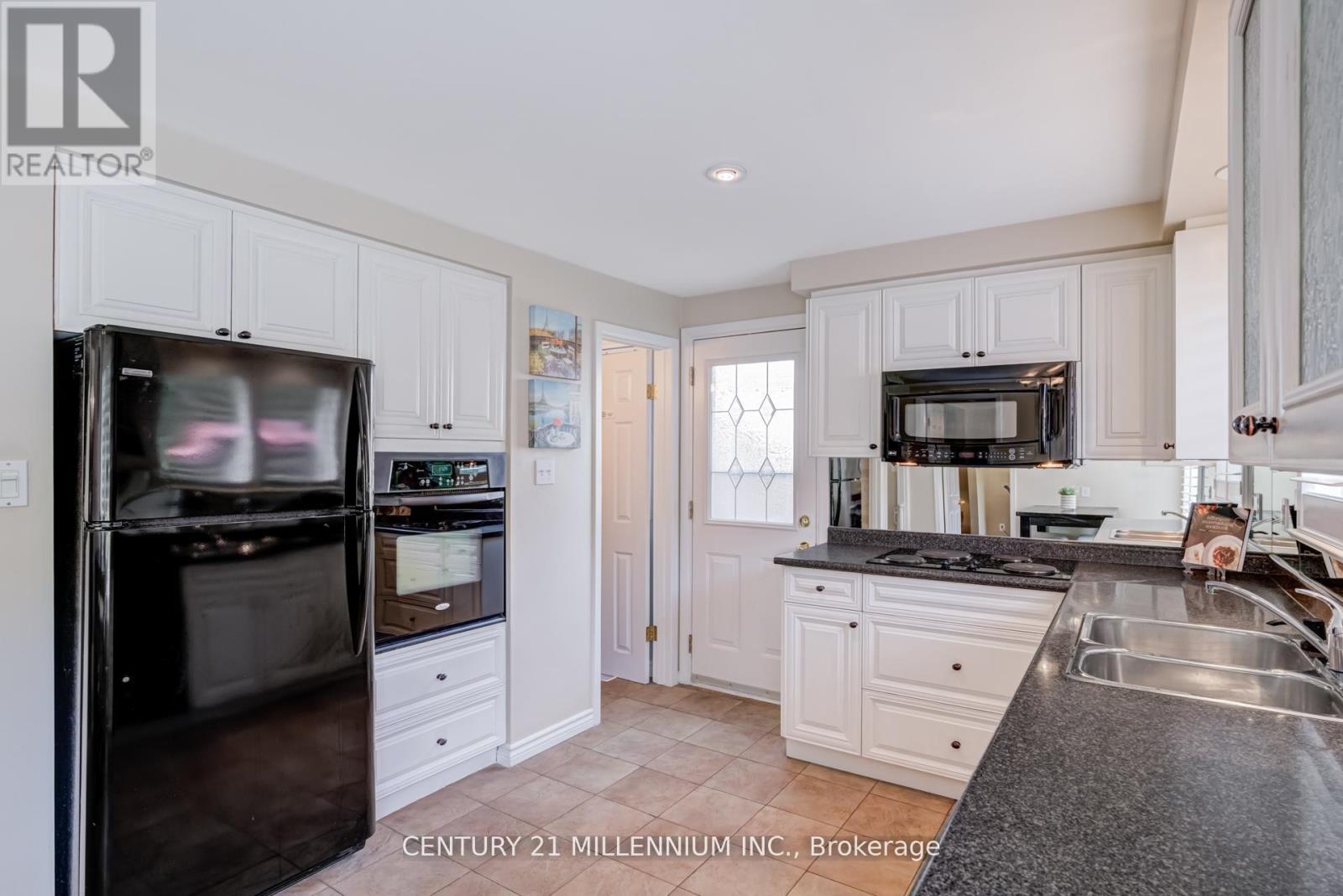 Photo 17 of 20 Alderway Avenue, Brampton ON