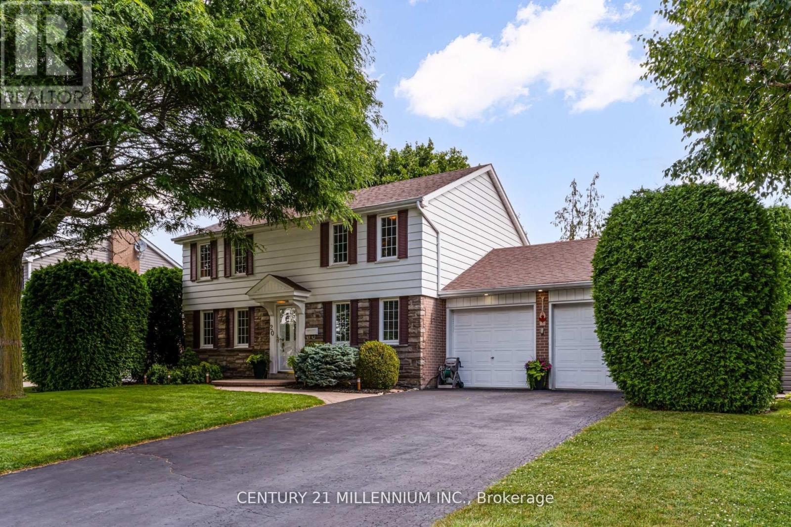 Photo 3 of 20 Alderway Avenue, Brampton ON