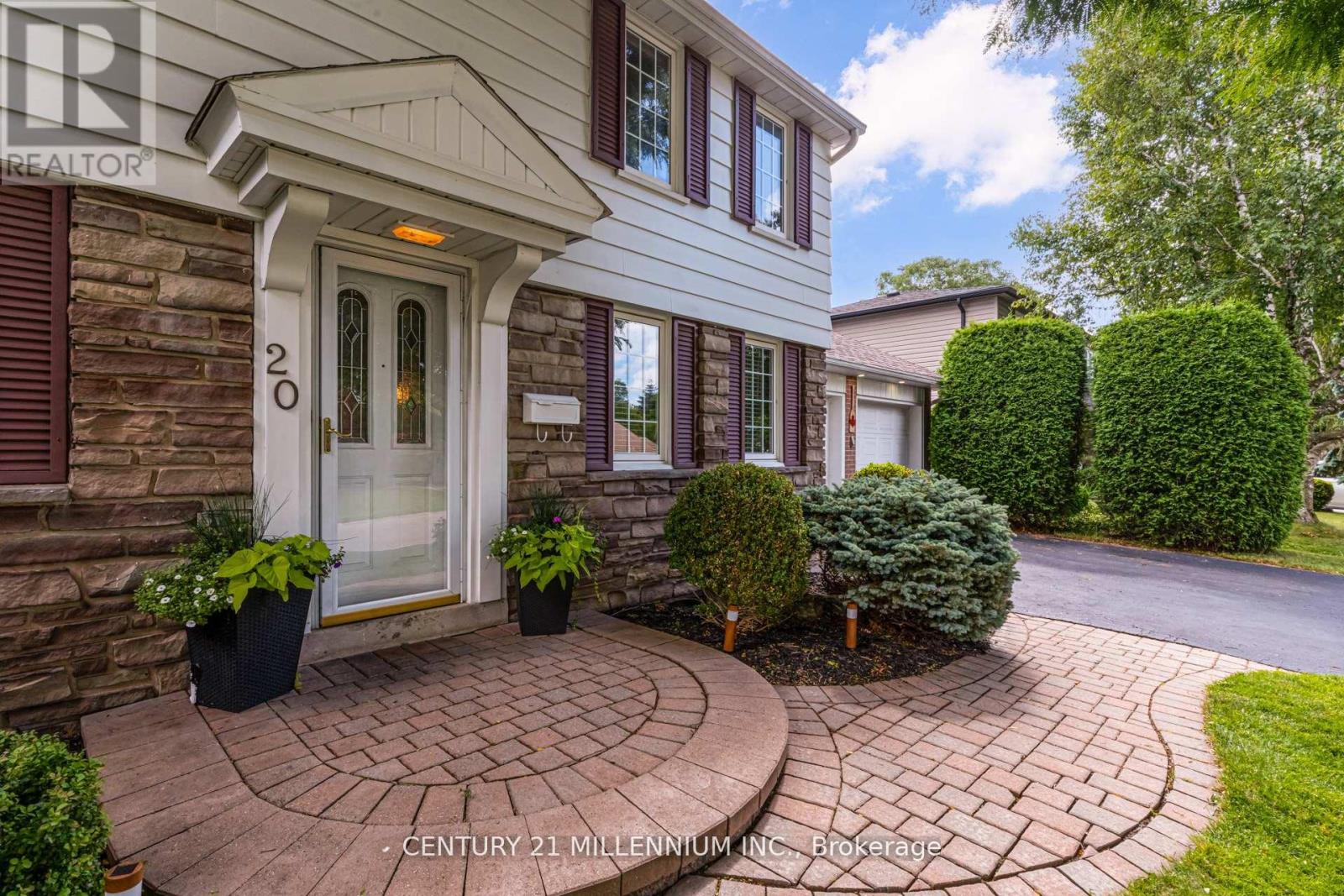 Photo 4 of 20 Alderway Avenue, Brampton ON