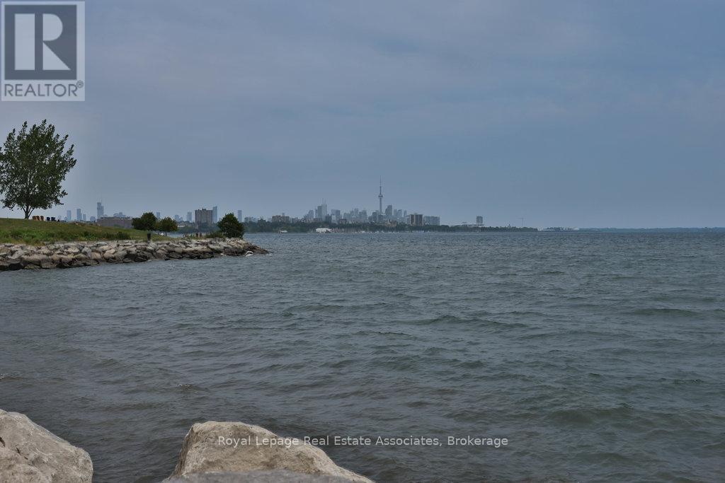 Photo 17 of 1514 2083 Lakeshore Boulevard W, Toronto ON