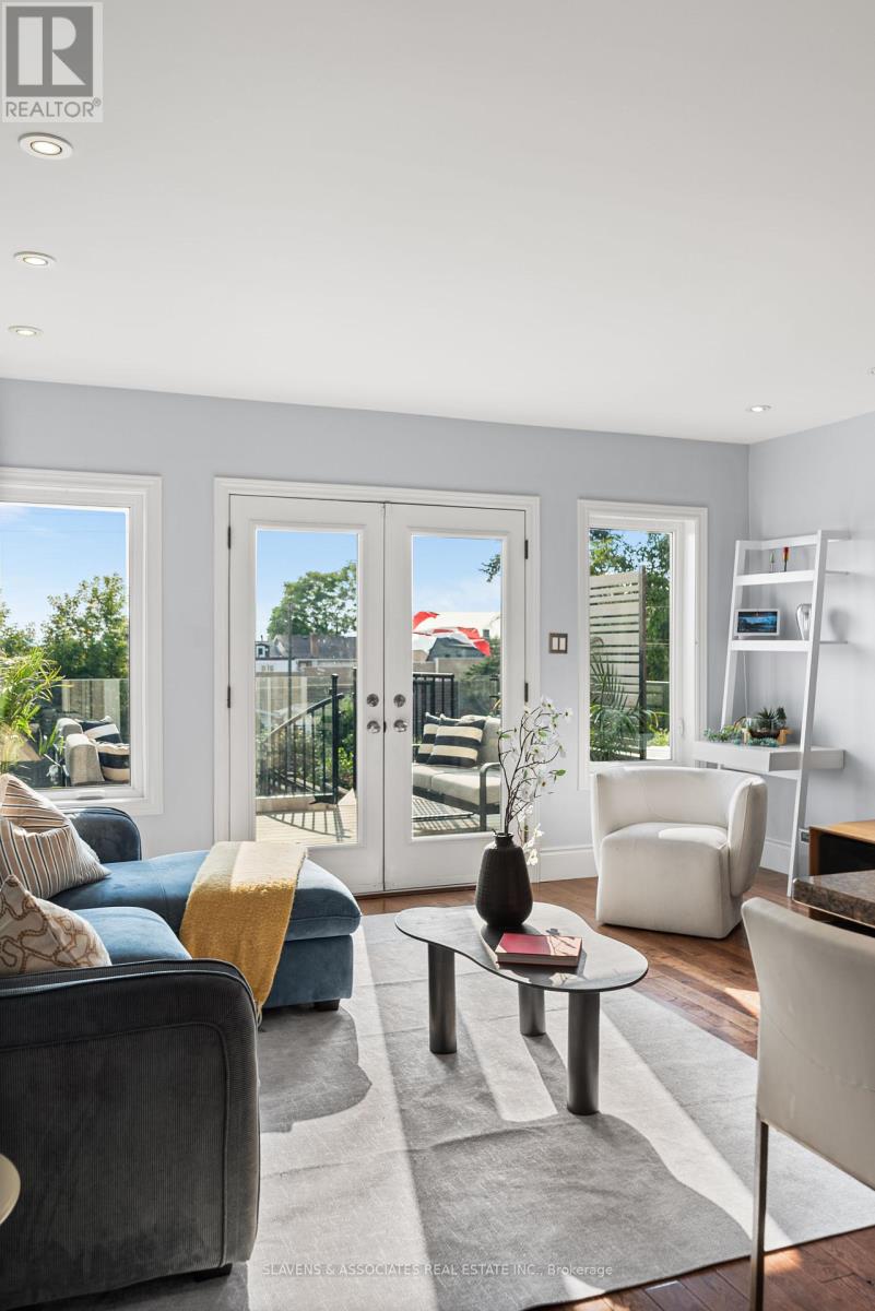 Photo 16 of 102 Gilbert Avenue, Toronto ON