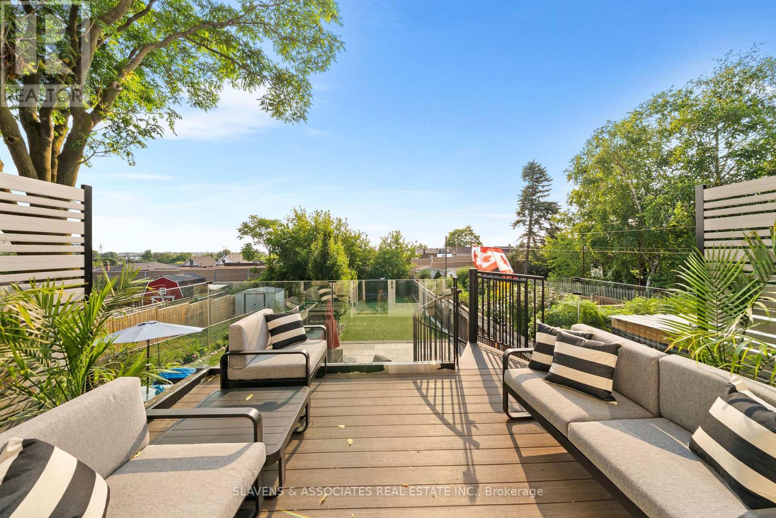 Photo 19 of 102 Gilbert Avenue, Toronto ON