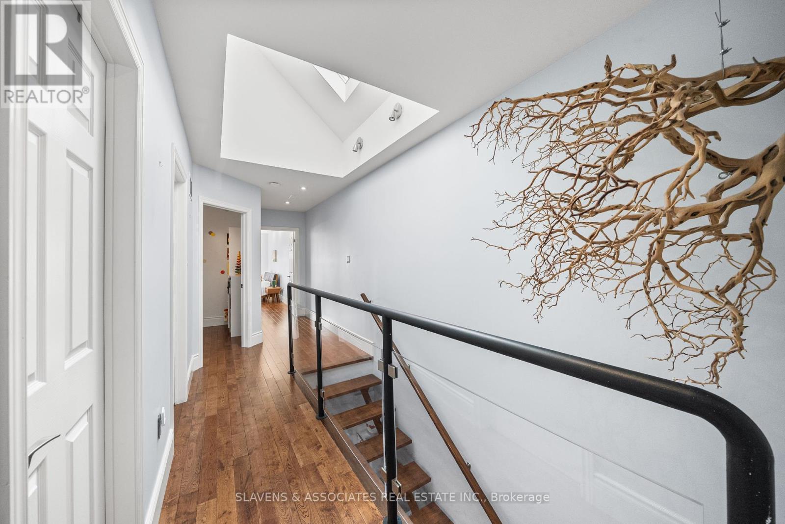 Photo 20 of 102 Gilbert Avenue, Toronto ON