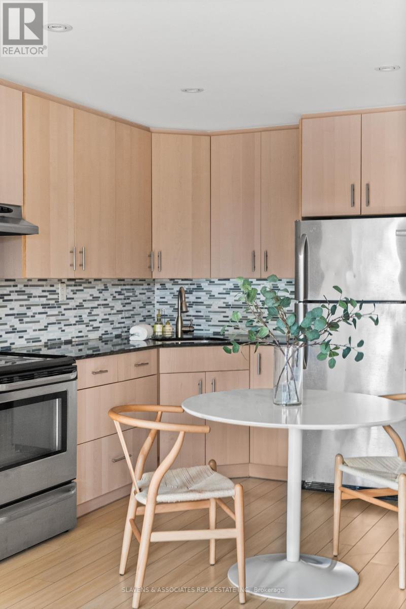 Photo 33 of 102 Gilbert Avenue, Toronto ON
