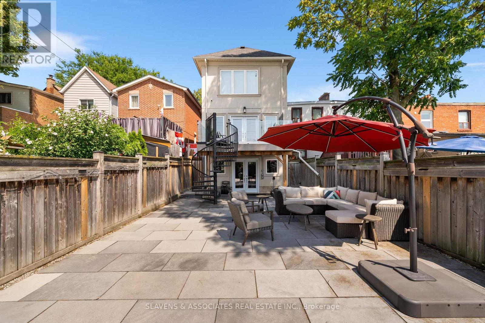 Photo 39 of 102 Gilbert Avenue, Toronto ON