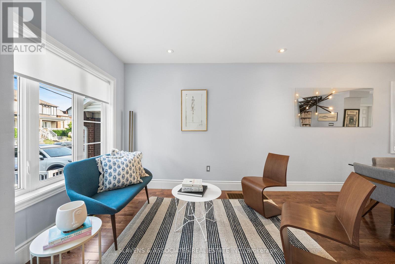 Photo 7 of 102 Gilbert Avenue, Toronto ON