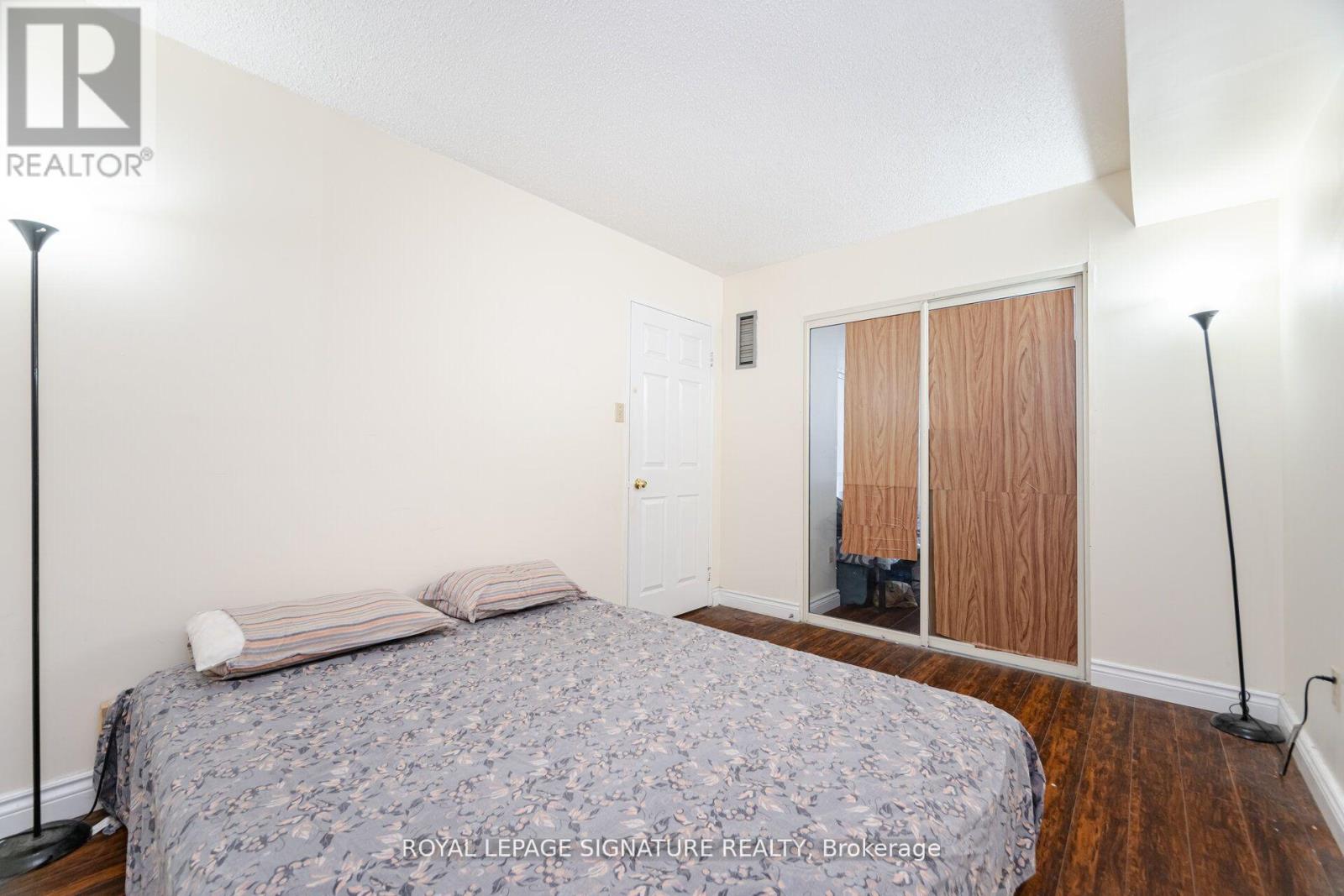Photo 29 of 910 250 Webb Drive, Mississauga ON