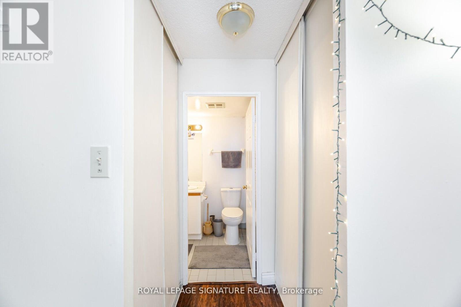 Photo 4 of 910 250 Webb Drive, Mississauga ON