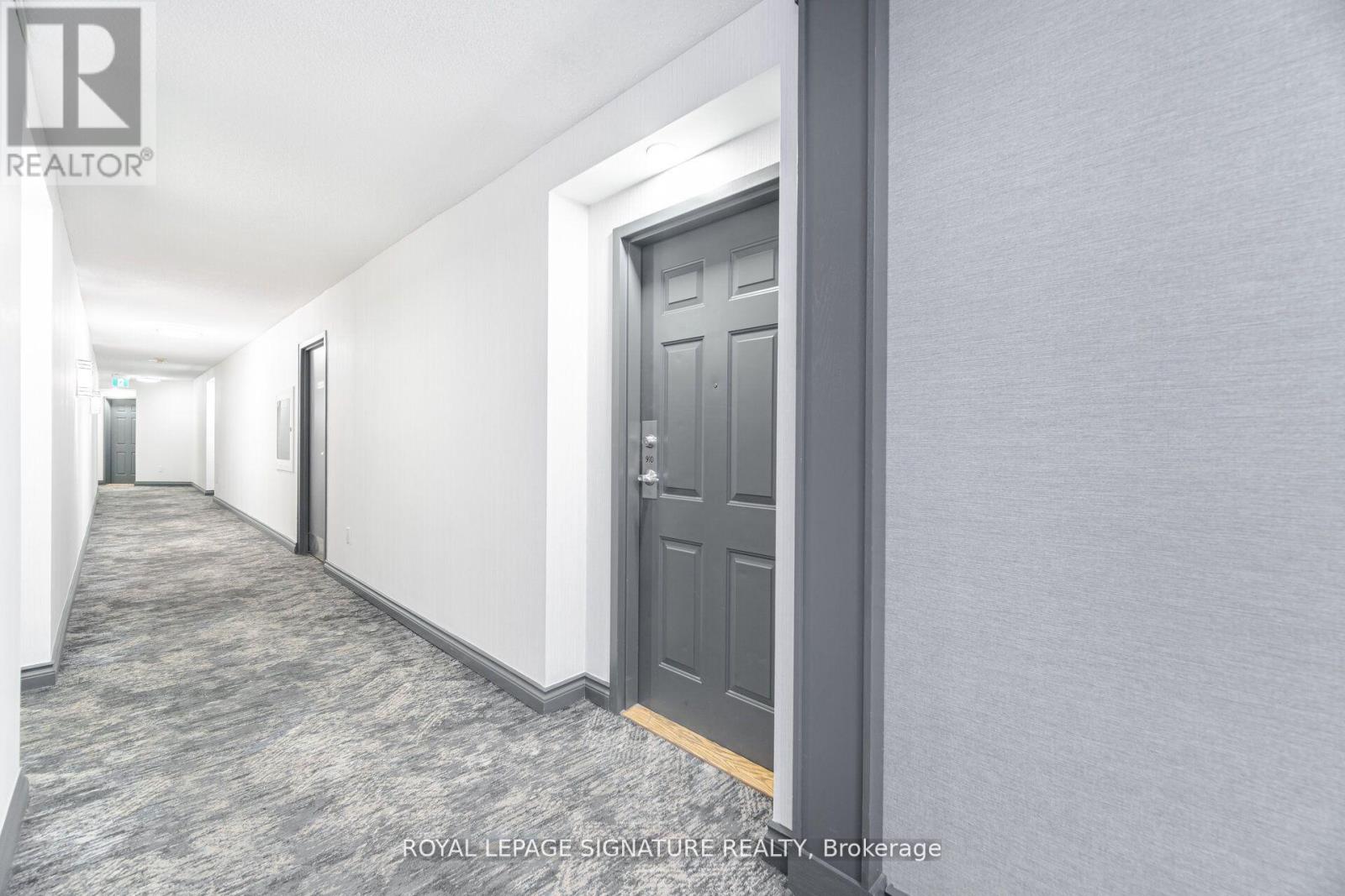 Photo 26 of 910 250 Webb Drive, Mississauga ON