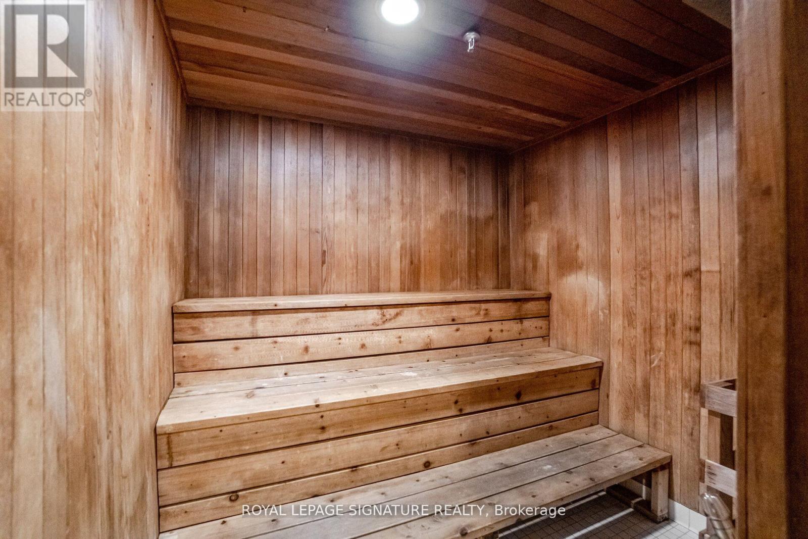 Photo 6 of 910 250 Webb Drive, Mississauga ON