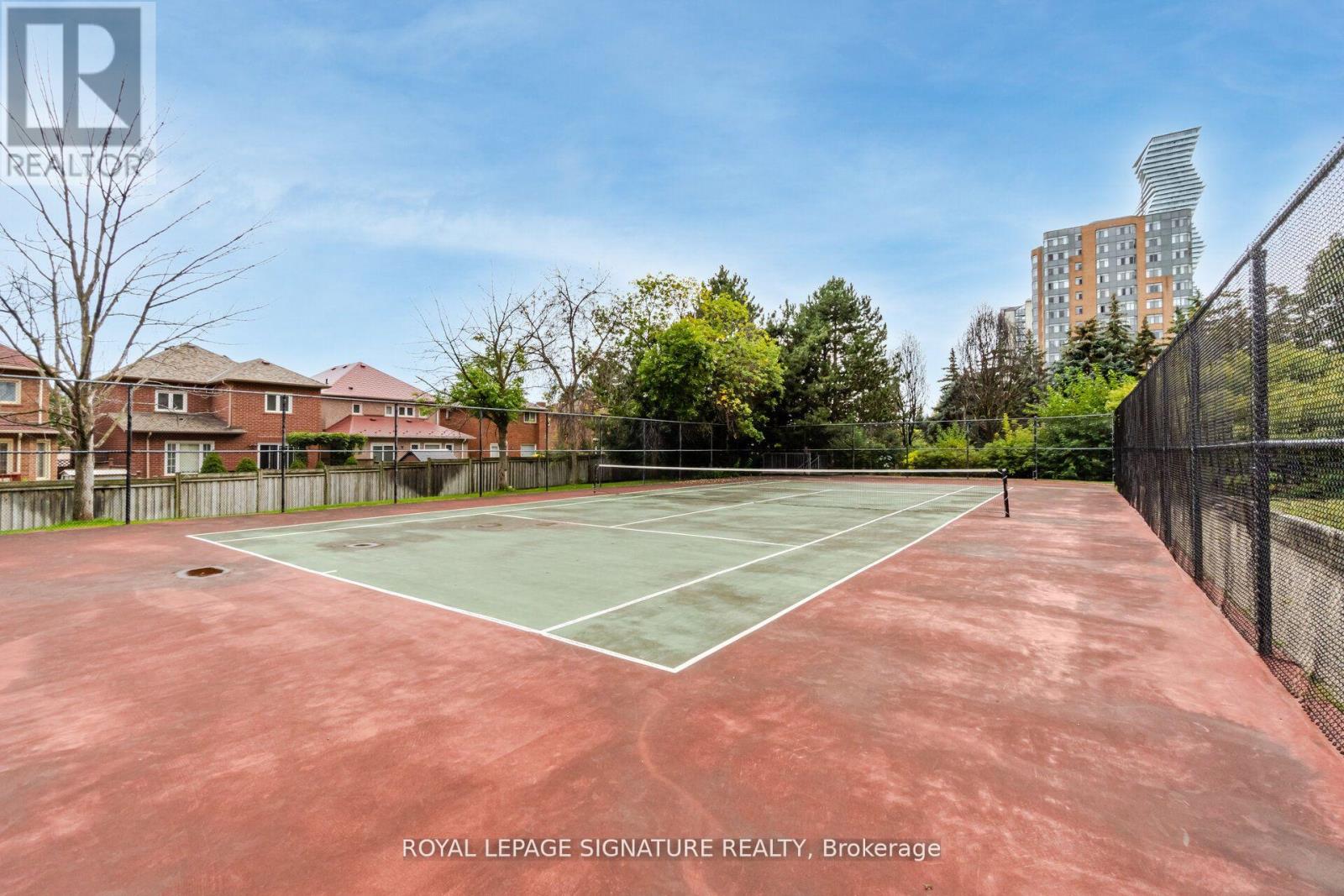 Photo 30 of 910 250 Webb Drive, Mississauga ON