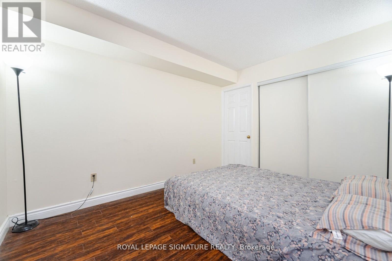 Photo 24 of 910 250 Webb Drive, Mississauga ON