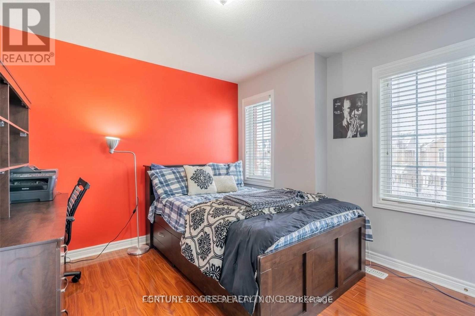 Photo 2 of 41 Attview Crescent, Brampton ON