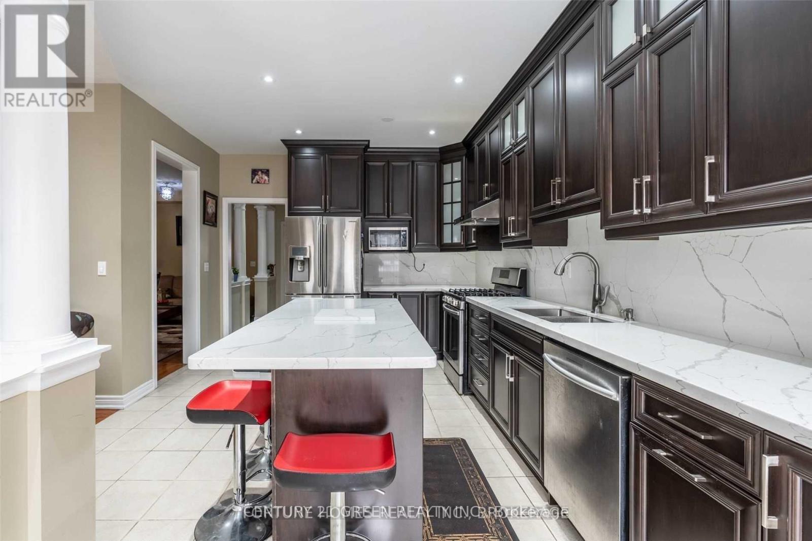 Photo 13 of 41 Attview Crescent, Brampton ON