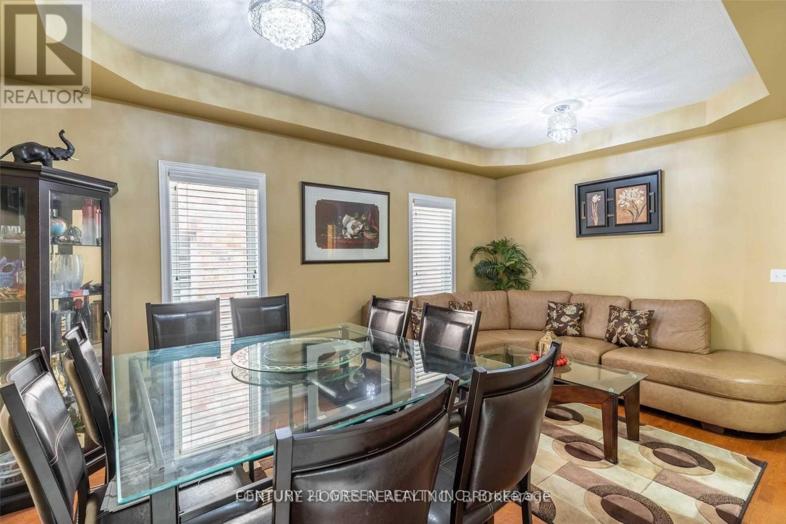 Photo 12 of 41 Attview Crescent, Brampton ON