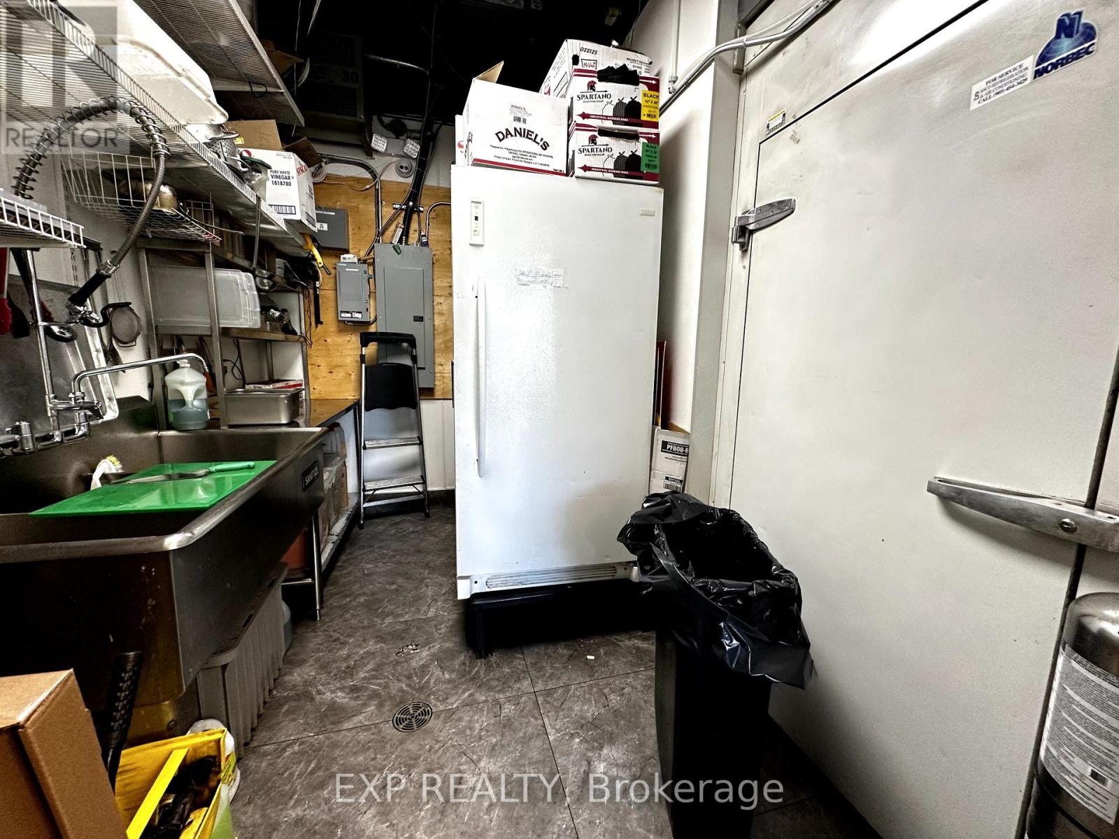 Photo 3 of 5455 Steeles Avenue W, Toronto ON