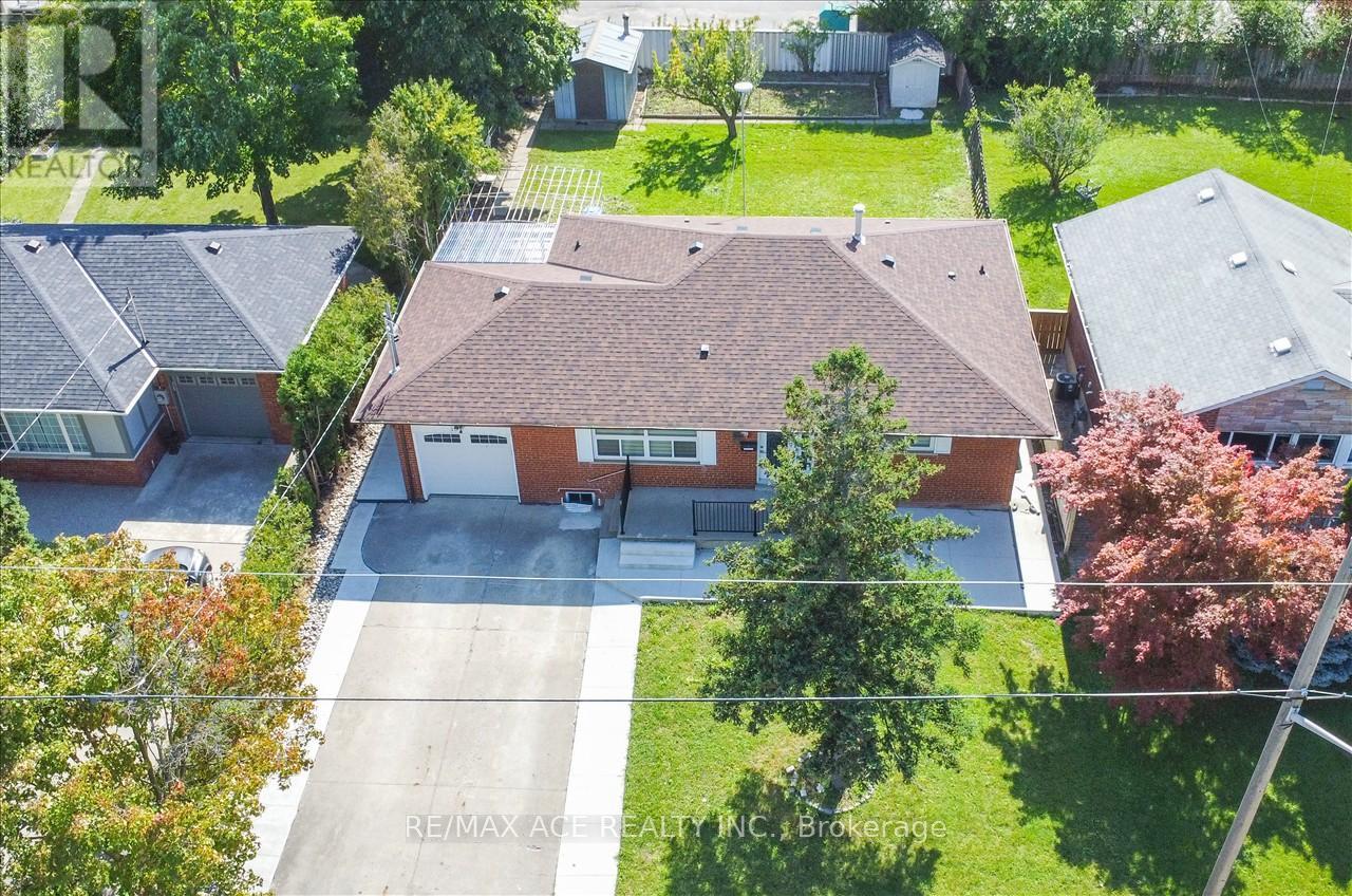Photo 20 of Main 19 Swanhurst Boulevard, Mississauga ON