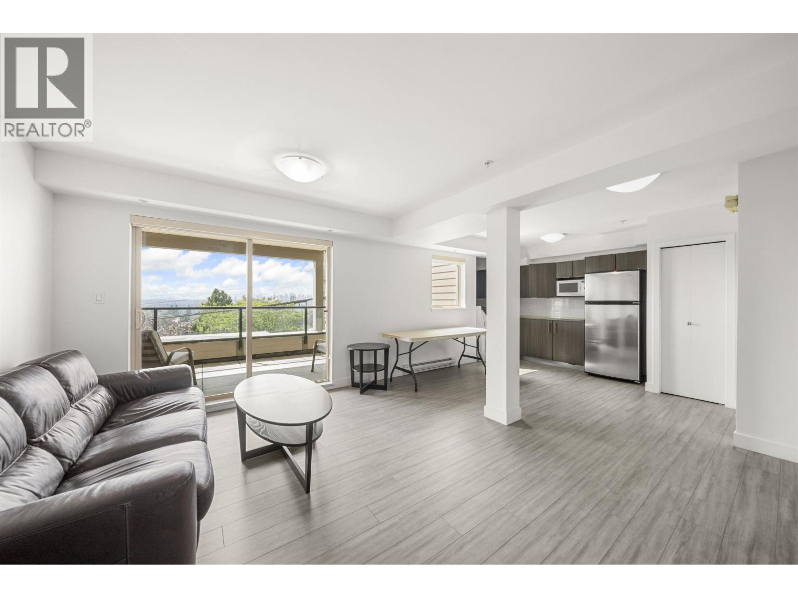 Photo 26 of 201 5688 Hastings Street, Burnaby BC