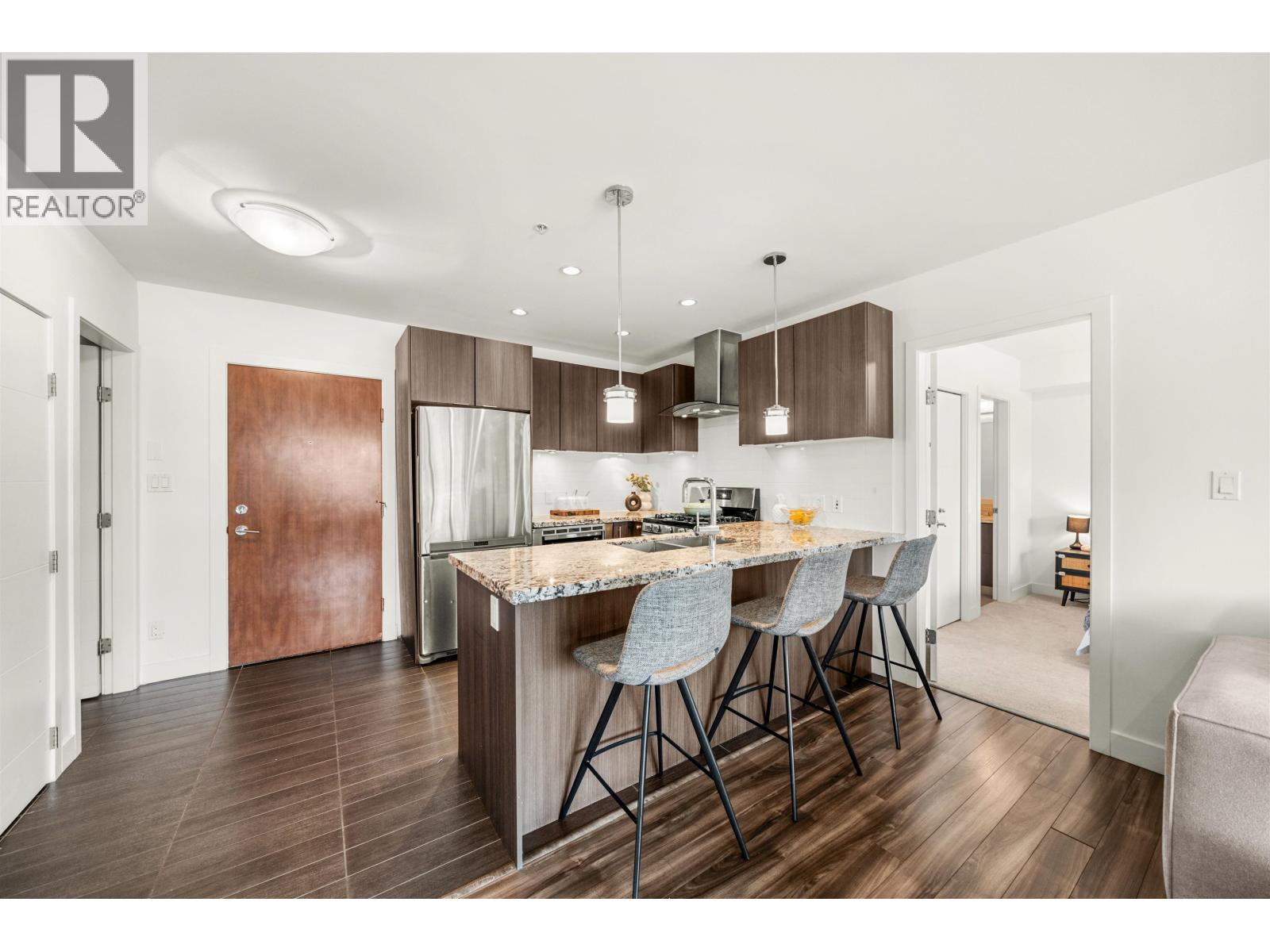 Photo 6 of 201 5688 Hastings Street, Burnaby BC