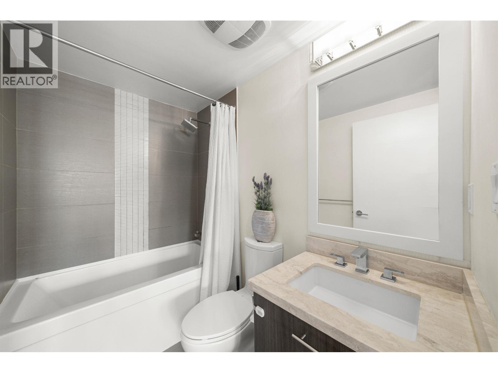 Photo 19 of 201 5688 Hastings Street, Burnaby BC