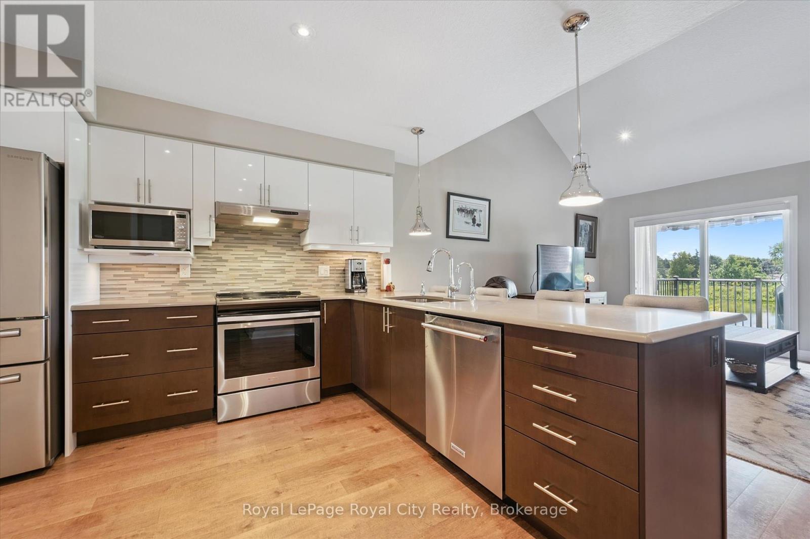 Photo 9 of 113 Aberdeen Street, Centre Wellington ON