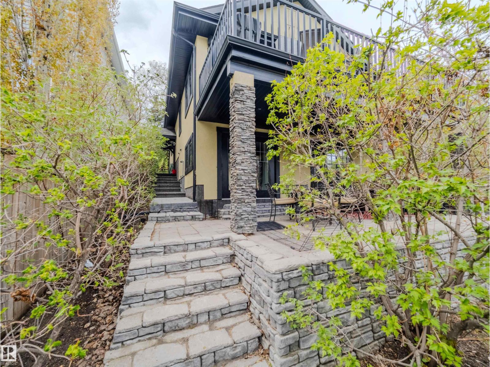Photo 11 of 10067 93 St Nw, Edmonton AB