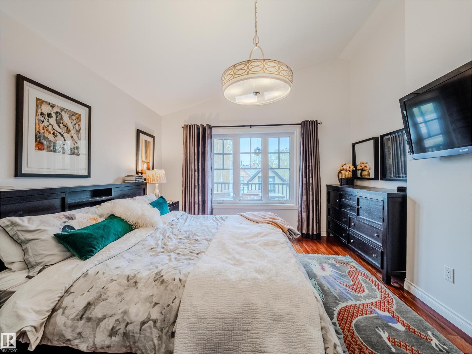 Photo 43 of 10067 93 St Nw, Edmonton AB