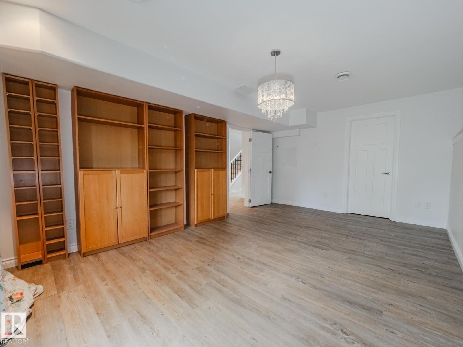 Photo 58 of 10067 93 St Nw, Edmonton AB